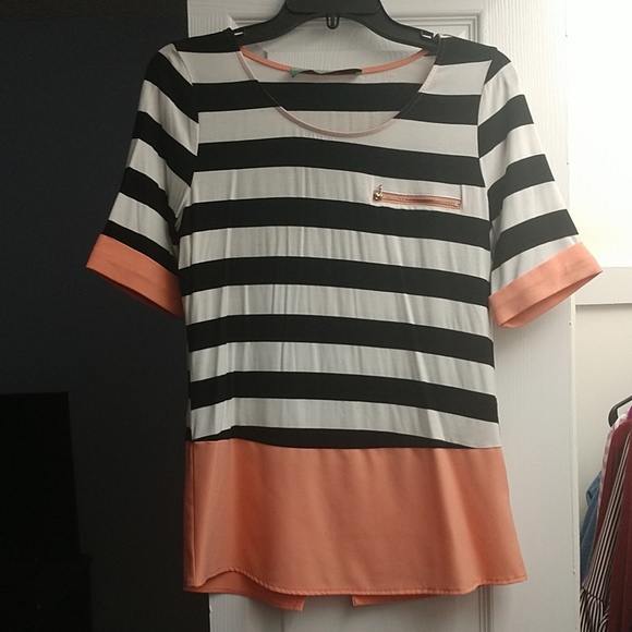 Color Block Top - Picture 1 of 2